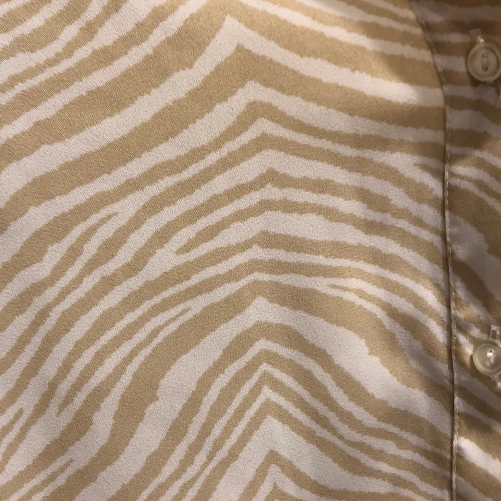 Cream And White Patterned Blouse - image 4